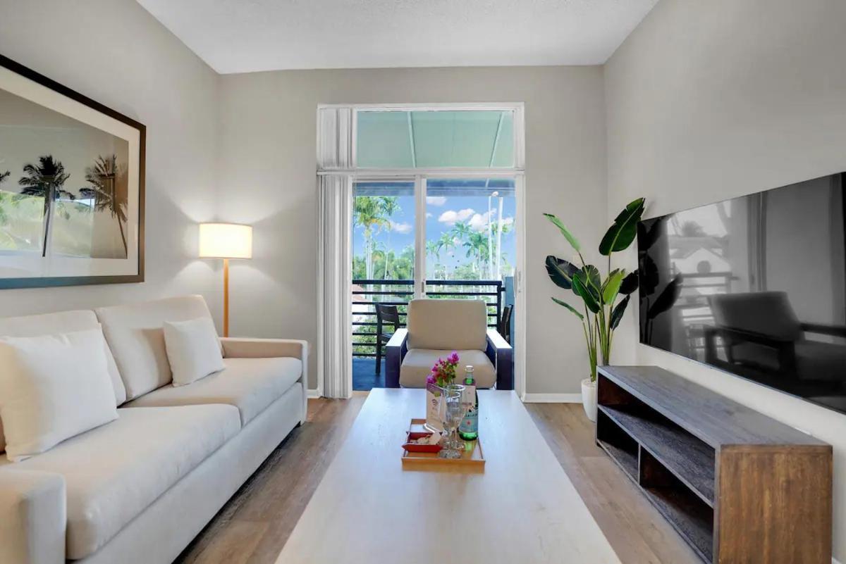 Dharma Home Suites Dania Beach At Sheridan Ocean Club Exterior photo